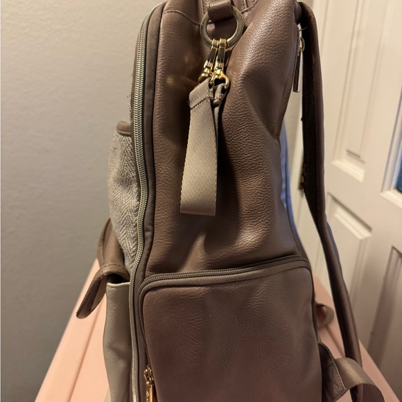 Itzy Ritzy Taupe and Cream Diaper Bag with Tassle and Changing Pad - Picture 3 of 8